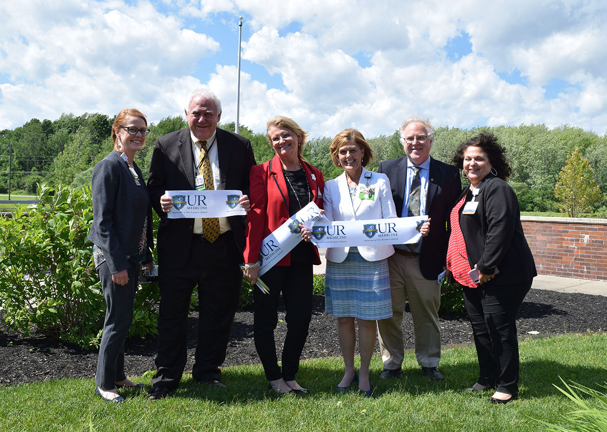 UR Medicine Cuts Ribbon for New Central Laboratory